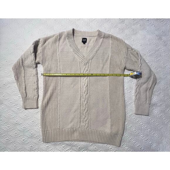 Gap V-neck sweater
Cream colored 
Size small￼ - Picture 4 of 8